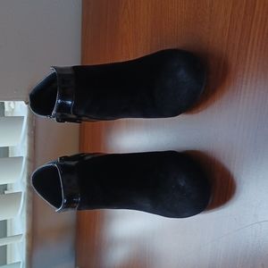 Bandolino Black Suede and Patent Booties